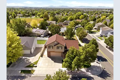1383 N Chilly Peak Cir, Ogden, UT 84404 - Photo 32