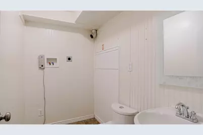 2611 N 1600 E, Layton, UT 84040 - Photo 18