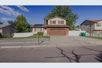 2611 N 1600 E, Layton, UT 84040 - Photo 2