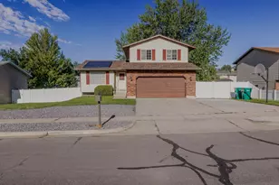 2611 N 1600 E, Layton, UT 84040 - Photo 2
