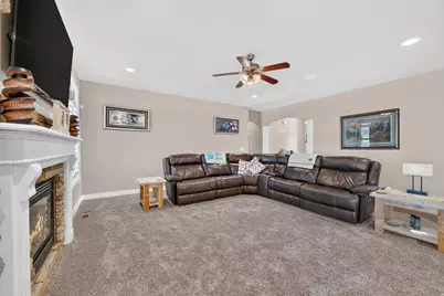 278 E Larsen Ln, Harrisville, UT 84404 - Photo 8