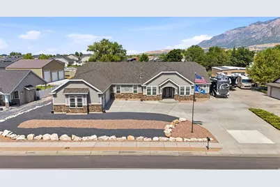 278 E Larsen Ln, Harrisville, UT 84404 - Photo 2