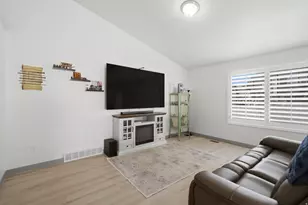 7245 W Silhouette Ln S, West Jordan, UT 84081 - Photo 14