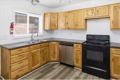619 28 Th St, Ogden, UT 84403 - Photo 4