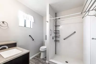527 N Main St, Hurricane, UT 84737 - Photo 2