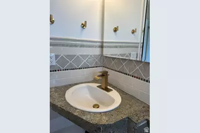 4460 S Summerwood St W, Taylorsville, UT 84123 - Photo 16