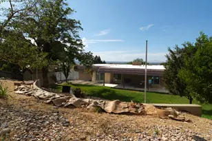 2546 E Campus Dr, Cottonwood Heights, UT 84121 - Photo 6