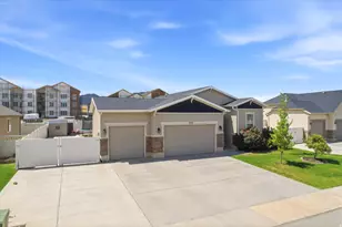 9572 S Lea Heather Way, West Jordan, UT 84081 - Photo 2