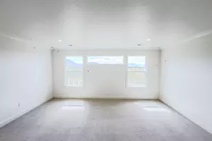 111 W Lacewood Ln, Vineyard, UT 84059 - Photo 12