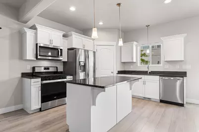 8704 N Pebble Aly, Eagle Mountain, UT 84005 - Photo 4