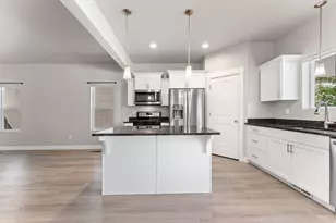 8704 N Pebble Aly, Eagle Mountain, UT 84005 - Photo 6