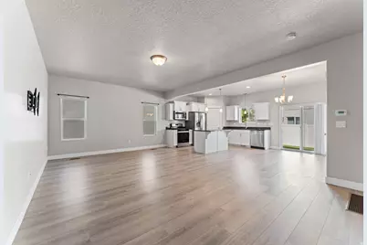 8704 N Pebble Aly, Eagle Mountain, UT 84005 - Photo 12