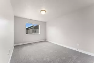 8704 N Pebble Aly, Eagle Mountain, UT 84005 - Photo 26