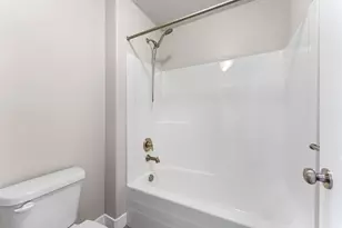 8704 N Pebble Aly, Eagle Mountain, UT 84005 - Photo 24