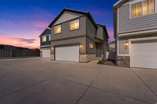 8704 N Pebble Aly, Eagle Mountain, UT 84005 - Photo 2