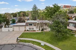 9633 S Sleepy Hollow Cir, Sandy, UT 84094 - Photo 2