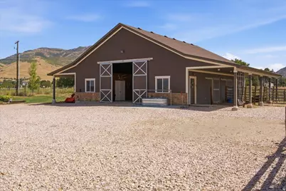 560 S 8600 E, Huntsville, UT 84317 - Photo 2