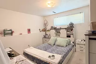 9640 S Flint Dr, Sandy, UT 84094 - Photo 6