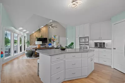 1586 Bowden Cir, Salt Lake City, UT 84117 - Photo 14