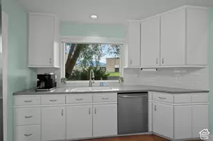 1586 Bowden Cir, Salt Lake City, UT 84117 - Photo 18