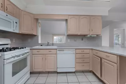 1706 E 6670 S, Cottonwood Heights, UT 84121 - Photo 10