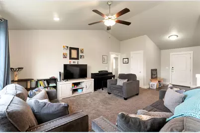 353 N 770 W, Smithfield, UT 84335 - Photo 4