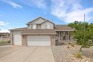 1422 W Quail Ridge Rd, Riverton, UT 84065 - Photo 1