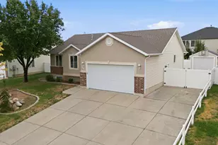 603 E 2050 S, Clearfield, UT 84015 - Photo 28
