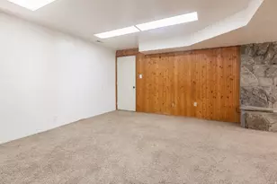 1360 N Nola Dr E, Centerville, UT 84014 - Photo 32