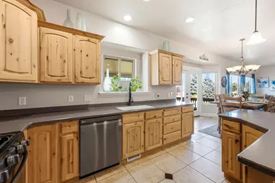 7334 W New Sycamore Dr, West Jordan, UT 84081 - Photo 32