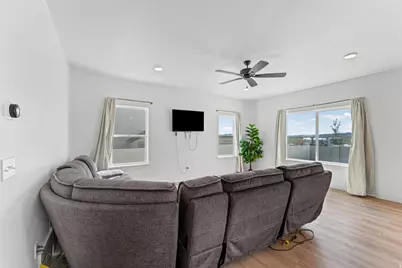 3289 N Pronghorn Dr, Eagle Mountain, UT 84005 - Photo 16