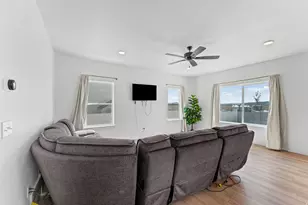3289 N Pronghorn Dr, Eagle Mountain, UT 84005 - Photo 16
