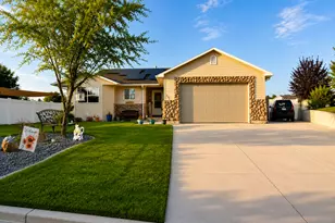 262 E Poplar Ct, Garland, UT 84312 - Photo 1