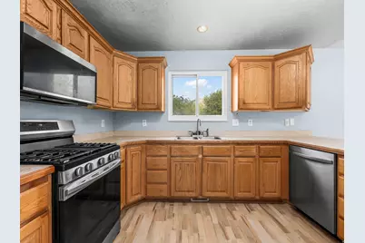 748 N 240 W, Santaquin, UT 84655 - Photo 8