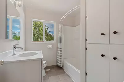 9297 S Sneddon Dr E, Sandy, UT 84070 - Photo 18