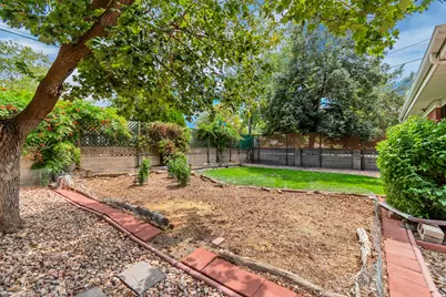 9297 S Sneddon Dr E, Sandy, UT 84070 - Photo 34