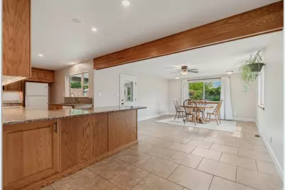 9297 S Sneddon Dr E, Sandy, UT 84070 - Photo 10