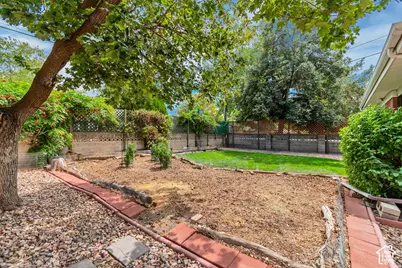 9297 S Sneddon Dr E, Sandy, UT 84070 - Photo 34