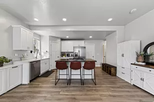 825 S 1710 E, Spanish Fork, UT 84660 - Photo 2