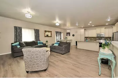 5427 W 4430 S, West Valley, UT 84120 - Photo 4