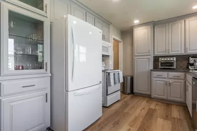 907 Maple St, Ogden, UT 84403 - Photo 10