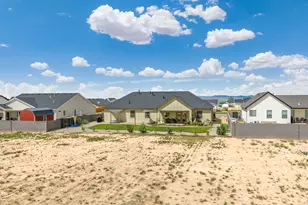 932 E Winchester Dr, Enoch, UT 84721 - Photo 38