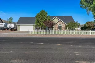 514 S 200 E, Enterprise, UT 84725 - Photo 2