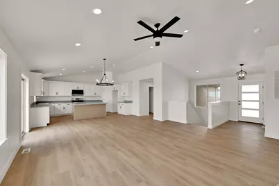 633 E Shelley Ln #208, Grantsville, UT 84029 - Photo 8