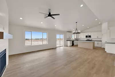 633 E Shelley Ln #208, Grantsville, UT 84029 - Photo 6