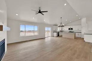 633 E Shelley Ln, Grantsville, UT 84029 - Photo 6