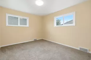 292 N State St, Roosevelt, UT 84066 - Photo 16