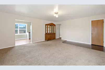 292 N State St, Roosevelt, UT 84066 - Photo 6