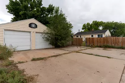 292 N State St, Roosevelt, UT 84066 - Photo 4