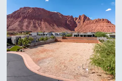 633 E Flint Rock Cir, Ivins, UT 84738 - Photo 2